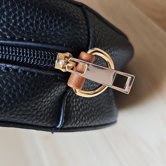 Mudd Round purse Crossbody Black Tan - Picture 2 of 10